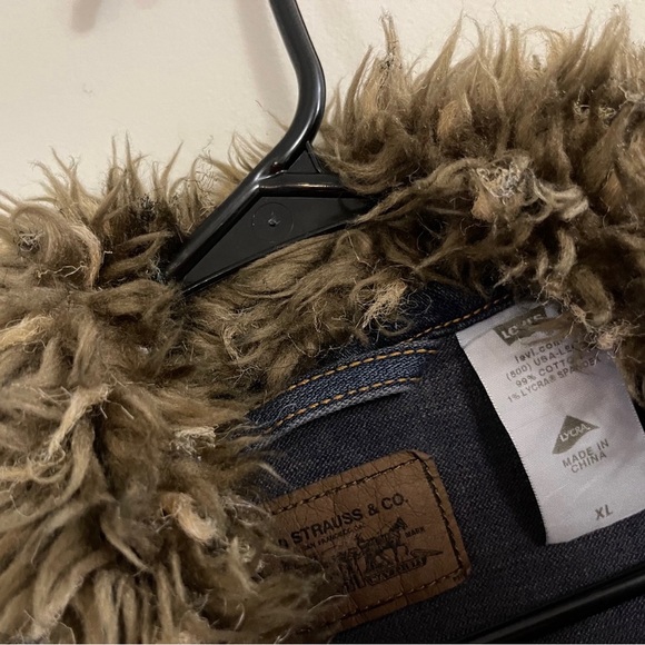 Levi's Denim Ex Boyfriend Trucker Jacket with Faux Fur Collar Casual Fall Chic - Picture 7 of 8